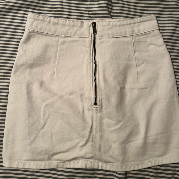 Princess Polly white skirt - Picture 3 of 3